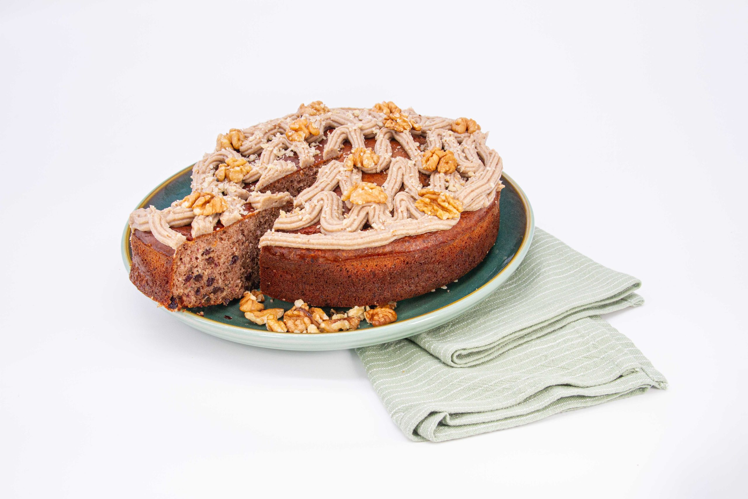 Bolo mistura farinha nozes e corintos